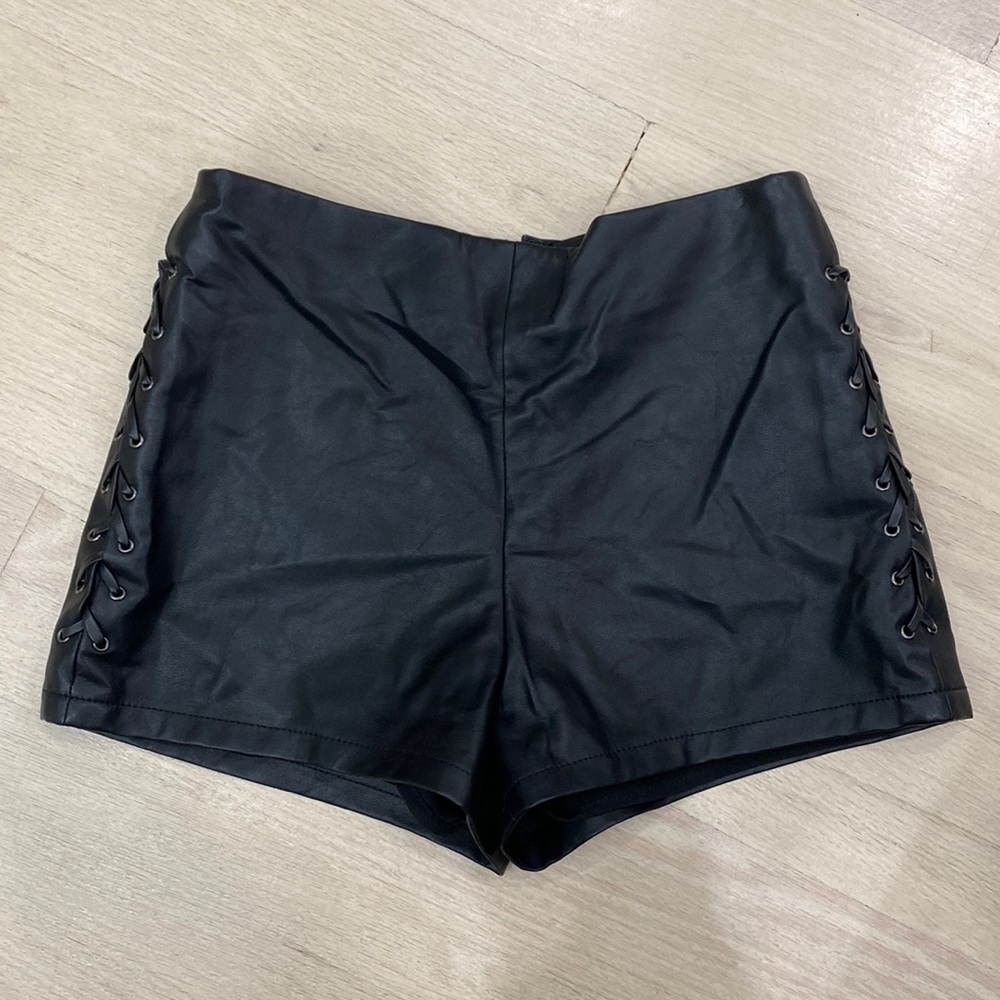 🖤 Forever 21 Leather Shorts - Small
